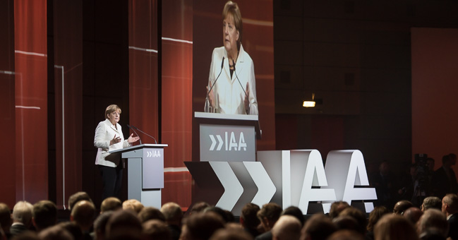 Bundeskanzlerin Angela Merkel spricht zur Eröffnung der Internationalen Automobil-Ausstellung in Frankfurt am Main.