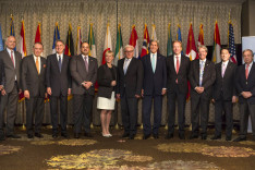 Gruppenfoto mit Steinmeier beim G7-Treffen in New York. (verweist auf: Weitere 1,8 Milliarden Dollar für Flüchtlinge)