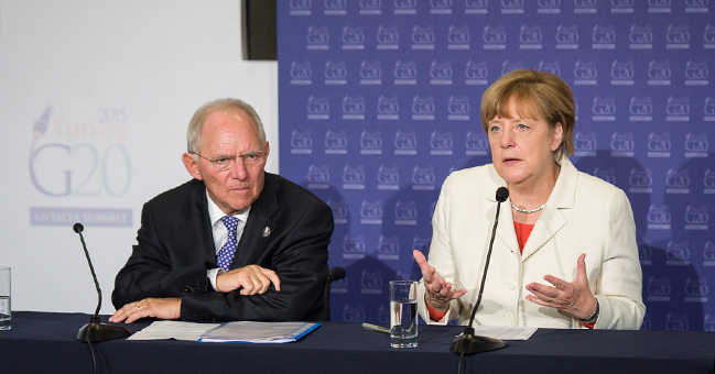 Bundeskanzlerin Angela Merkel und Wolfgang Schäuble, Bundesminister der Finanzen, bei einer Pressekonferenz.