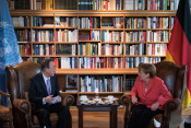 Bundeskanzlerin Angela Merkel und der Generalsekretär der Vereinten Nationen, Ban Ki-moon, treffen sich am Morgen zu einem bilateralen Gespräch auf Schloss Elmau.