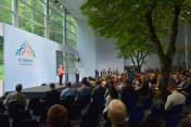 Bundeskanzlerin Angela Merkel spricht auf der Abschluss-Pressekonferenz des G7-Gipfels.