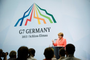 Bundeskanzlerin Angela Merkel spricht auf der Abschluss-Pressekonferenz des G7-Gipfels.