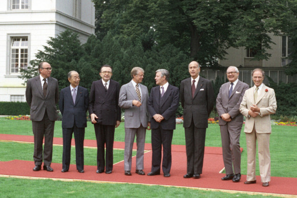 'Familienfoto' der G7-Staats- und Regierungschefs im Park des Bonner Bundeskanzleramts.