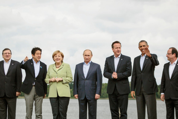 Group photo (family photo) of the participants of the G8 Summit in Enniskillen